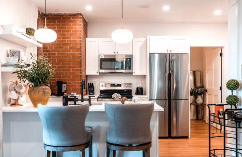 Fox Point Apartment | Sunny 2BR Apt with Kitchen & Parking, Near Brown & RISD