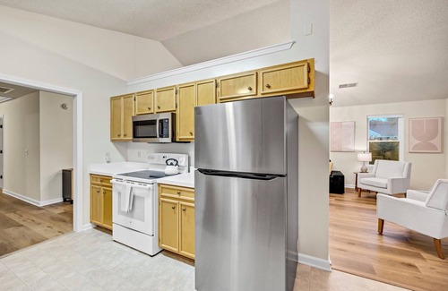 State Park House | Sunny 3BR+ Flex Room Retreat and Private Backyard