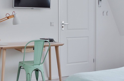 De Bilt Apartment | Sunny and comfortable apartment (90m2) in old village center, De Bilt - Utrecht