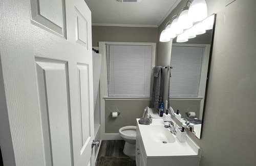 Middletown House | Sunny and Spacious Home with Modern Amenities