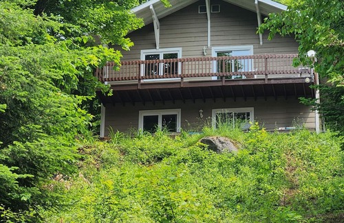 St-Adolphe-d'Howard Cottage | Sunny and Zen on the lake, St Adolphe d'Howard, Quebec
