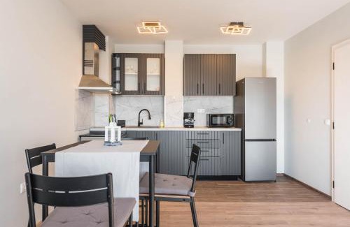 Primorski Apartment | Sunny Ap & Parking 5min From The Beach