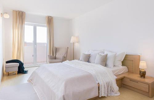 Vintijan Apartment | Sunny Apartment Aurora