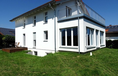 Postmuenster Apartment | Sunny apartment with large garden in a local recreation area