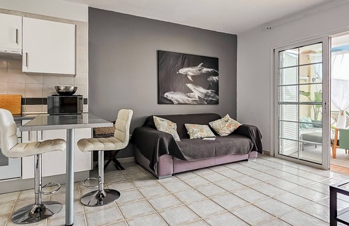 Chayofa House | Sunny Garden 1 BR Apartment Arona