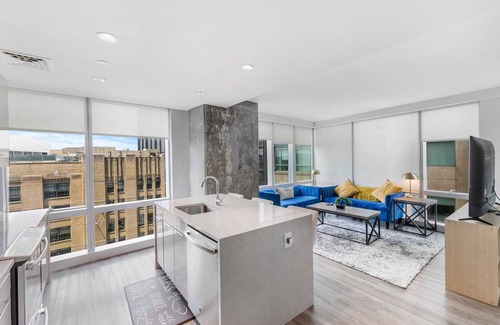 Fenway–Kenmore Apartment | Sunny Gorgeous 2bed 2bath Apt middle of Fenway