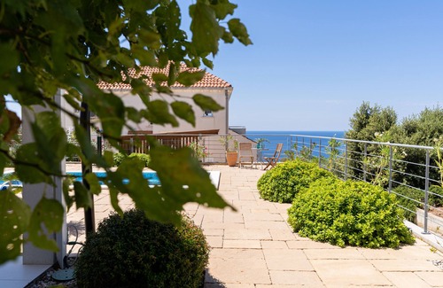 Popovici Apartment | Sunny hill apartment with private pool and magnificent seaview