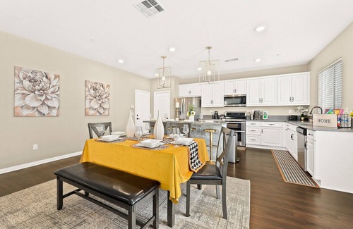 Ontario House | Sunny home