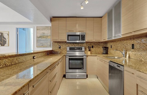 Sunny Isles Beach Apartment | Sunny Isles 4 Bedrooms on the beach