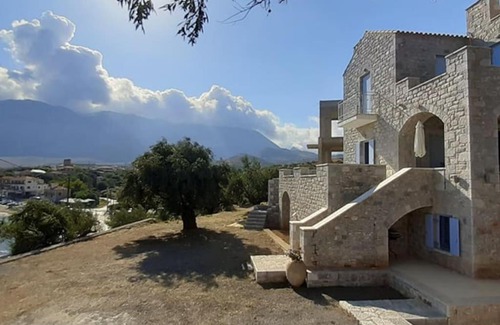 Kotronas Apartment | Sunny Kotronas