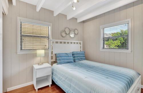 Central Naples House | Sunny Naples - Subtropical Oasis Cottage