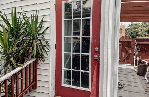 Old Southeast House | Sunny Private Apartment in Downtown St. Petersburg