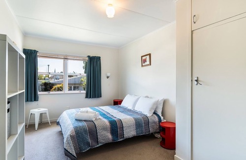 Richmond House | Sunny Richmond Retreat