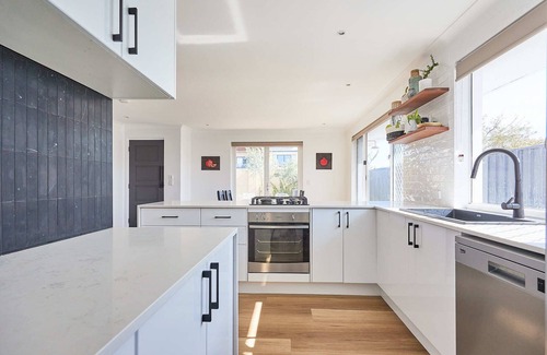 Karrinyup House | Sunny Scarborough Stay-Freshly Renovated!