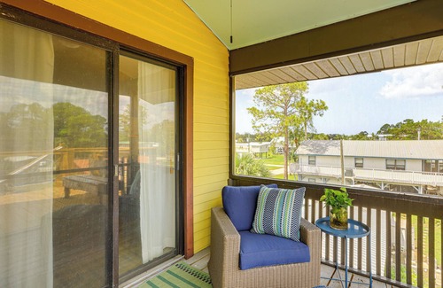 Suwannee House | 'Sunny Side Up' Canal-Front Getaway w/Dock!