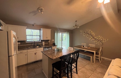 Fairfield Bay House | Sunny Stay in Fairfield Bay! 2 bedroom house with boat parking