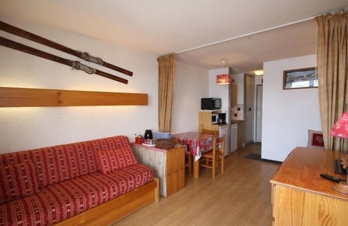 Les Saisies Apartment | Sunny studio, equipped with balcony in the heart of Les Saisies, pets allowed