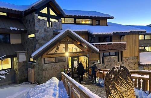 Eclose-Est Apartment | Sunny studio Mountain View balcony Alpe d Huez Studio ensoleillé balcon vue montagne