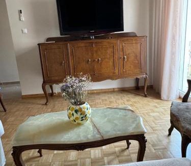 Attiki Apartment | Sunny Vintage Paradise