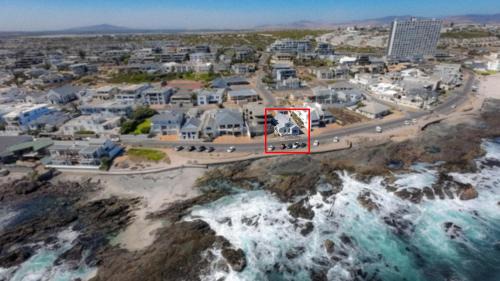 Bloubergstrand House | SUNNYSIDE- 5 Bedroom Beach House, Bloubergstrand