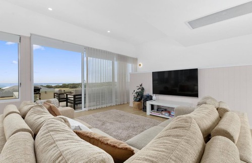 Sellicks Beach House | Sunnyside by Wine Coast Holiday Rentals - Be sure to escape and stay at beautiful ”Sunnyside.”