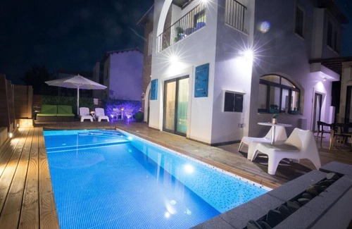 Cape Greko House | SunnyVillas: 4BR Villa☆Private Pool + Jacuzzi