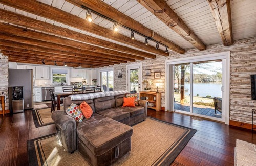 Mayhew Cabin | Sunrise Cabin on Lake Norman