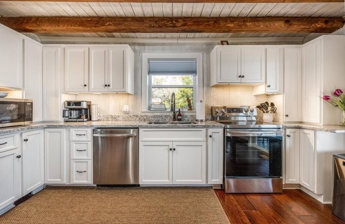 Mayhew Cabin | Sunrise Cabin on Lake Norman