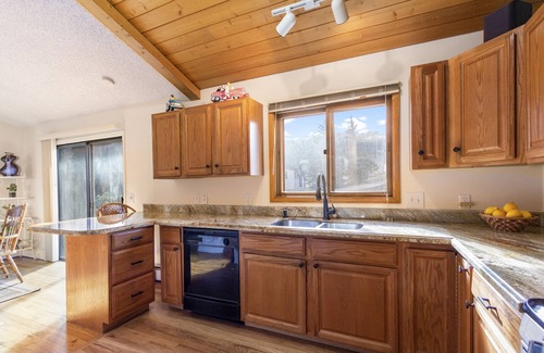 Carriage Hills House | Sunrise Hideaway w/Hot tub! 21-RES0227