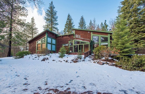Weed House | Sunrise Lodge, A Mountain top home with Mt. views.
