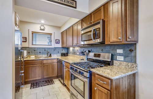 Central Vermont- Killington Condo | Sunrise Timberline I7 Quaint 2 bedroom Sunrise Timberline I7 Ski to/from. Pets welcome