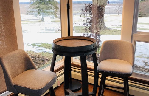Geneva House | Sunrises over Seneca. Walk to local wineries. Pet Friendly. It's Perfect!