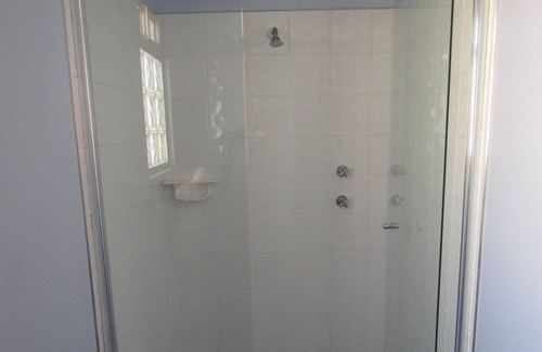 Para Wurlie House | Sunset Cove Beach House - Beautiful sea views, opposite Magazine Bay!