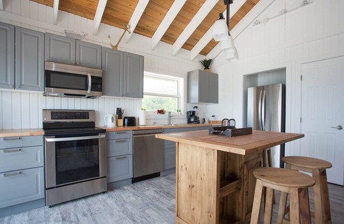 Hartswell House | Sunset Cove - Beachfront, a quick kayak to Moriah Harbor & Sandflats/lazy river!
