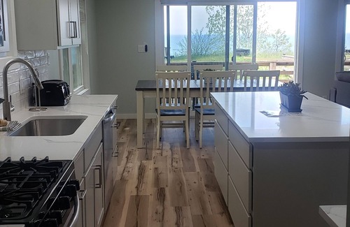 Holland House | Sunset Evenings with Unbelievable View of Lake Michigan with a Private Beach