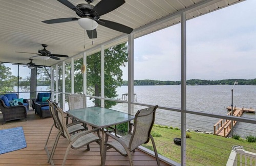 Newberry Shores House | Sunset Hideaway 4BR | Sleeps 12 | 2 Kayaks