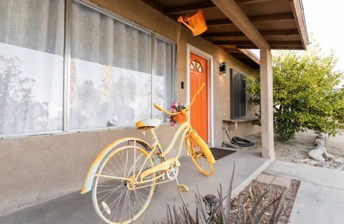 Twentynine Palms House | Sunset Oasis ! 3 min to Joshua Tree National Park! Ideal for family gatherings