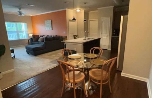 Huntcliff Apartment | Sunset Oasis