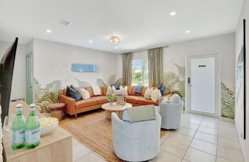 Garden Isles House | Sunset Oasis with Movie Theatre, Heated Pool & Game Room