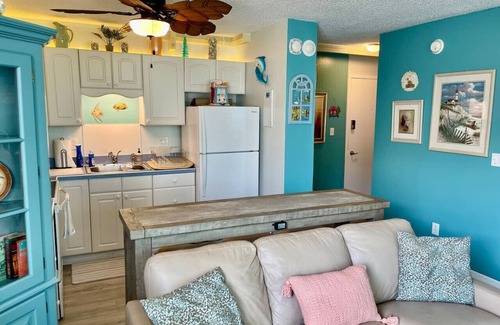 South Island Apartment | Sunset & Ocean Front Views-FM-Beach(Pool is Open)