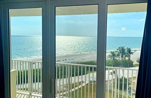 South Island Apartment | Sunset & Ocean Front Views-FM-Beach(Pool is Open)