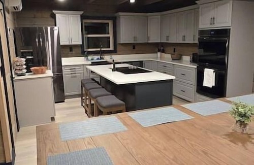 White Pine Cabin | Sunset Pointe Douglas Lake Cabin