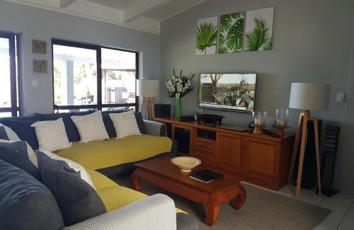 Arorangi Villa | Sunset Quay