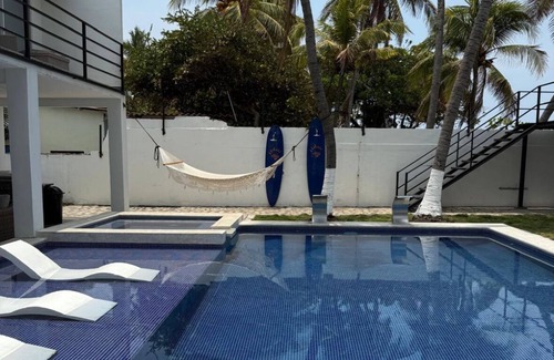 La Libertad House | Sunset Rock, modern beach house in La Libertad