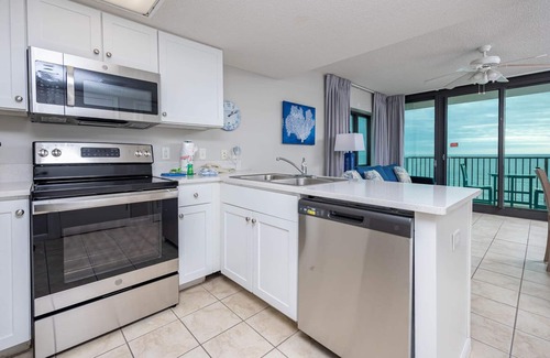 Gulf Shores Condo | SUNSET VIEW! 5th Floor Hotel Suite ~ Full Kitchen!