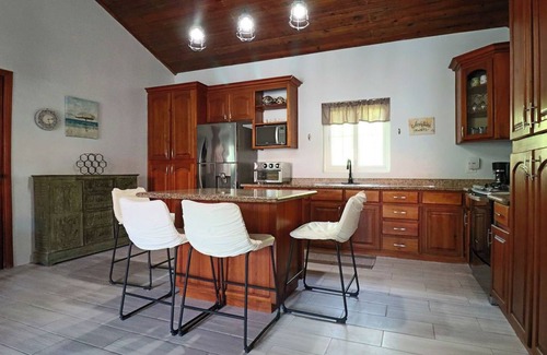 Antoneys Cay Condo | Sunset Villas 4A: Seaside Serenity 2-Bedroom Condo