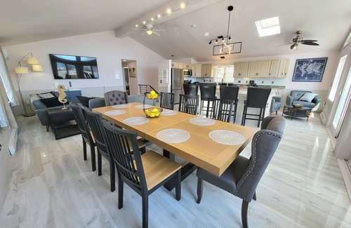 New London House | SUNSETS IN OCEAN BEACH PARK: 6 QUEEN BEDS W/1MIL DOLLAR VIEW OF ATLANTIC OCEAN!