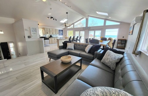 New London House | SUNSETS IN OCEAN BEACH PARK: 6 QUEEN BEDS W/1MIL DOLLAR VIEW OF ATLANTIC OCEAN!