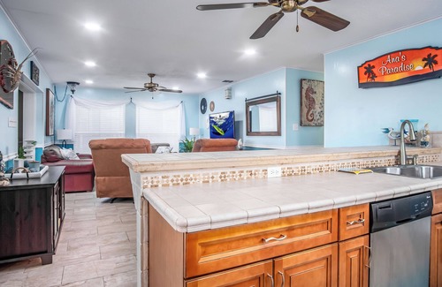 Cutthroat Harbor Estates House | Sunshine 23 | Dog-friendly 2 bed/2 bath canalfront boating home on Cudjoe Key