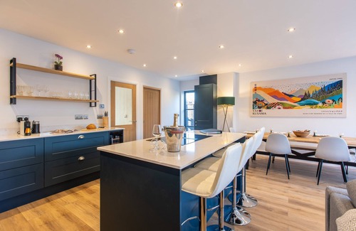 Helmsley Cottage | Sunshine Cottage - Luxury cottage/dog friendly